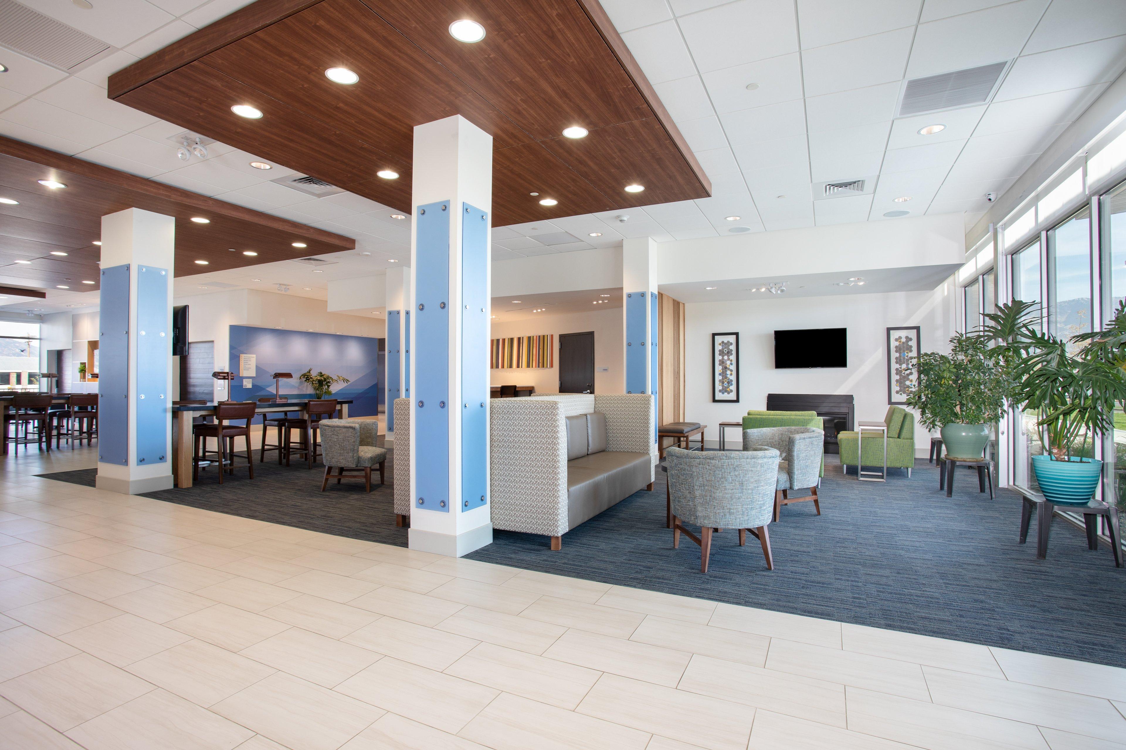 Holiday Inn Express & Suites - Ely By Ihg Buitenkant foto